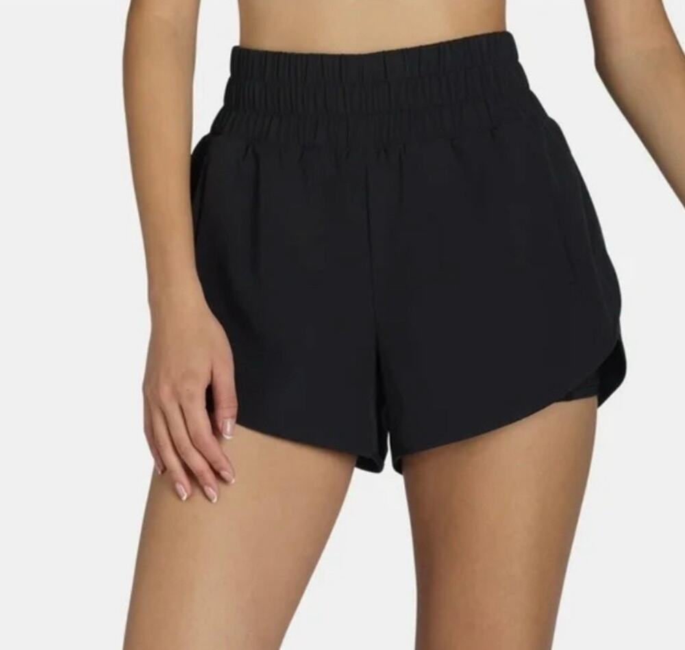 Women’s Avia Bikeline Shorts W/ Zippered pockets Size Large